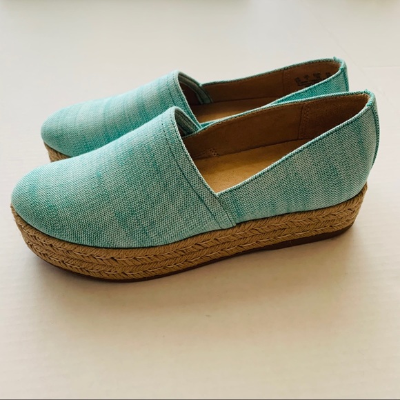 Naturalizer Thea 3 Slip-On Turquoise Linen Fabric - Picture 7 of 10